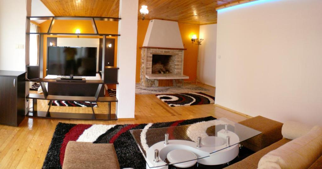 Hotel Paradise Place Kalofer Exteriér fotografie