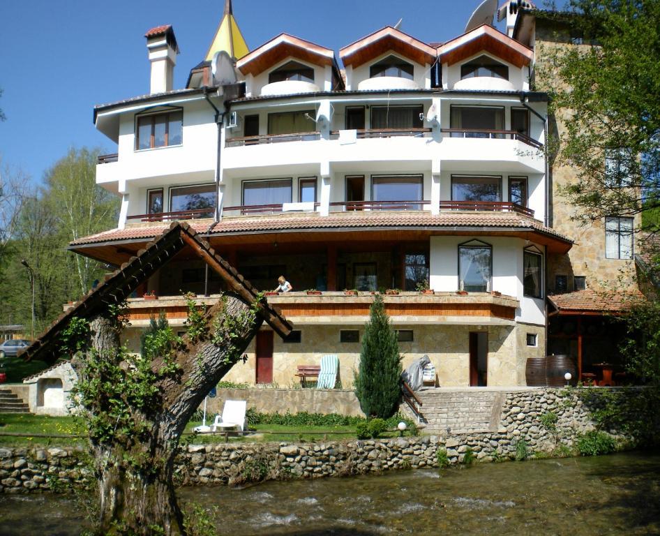 Hotel Paradise Place Kalofer Exteriér fotografie