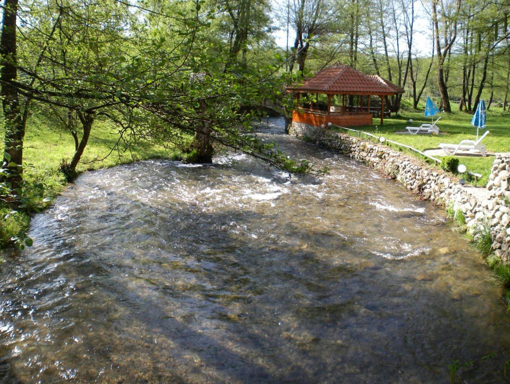 Hotel Paradise Place Kalofer Pokoj fotografie